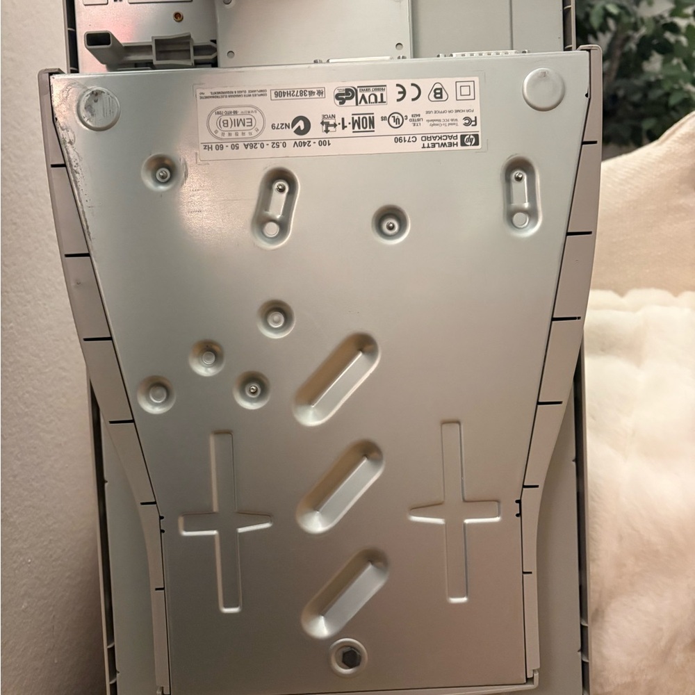 HP ScanJet 5200c Flatbed Scanner - Picture 8 of 9